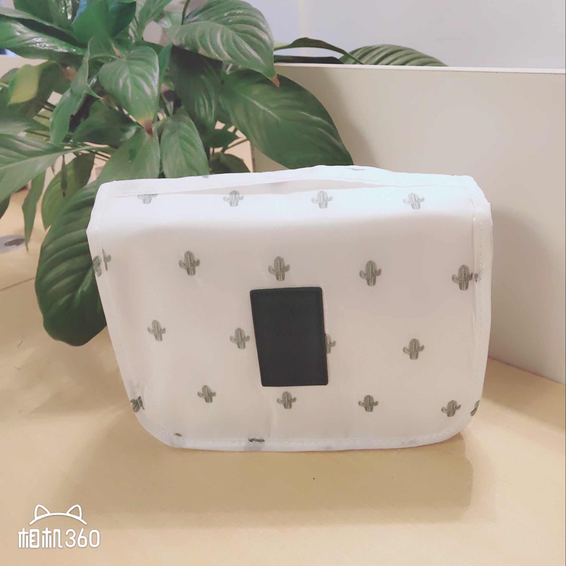 Travel Hanging Storage Toiletry Bag Waterproof Cosmetic Bag Oxford Cloth Folding Portable Travel Bag Waterproof Portable