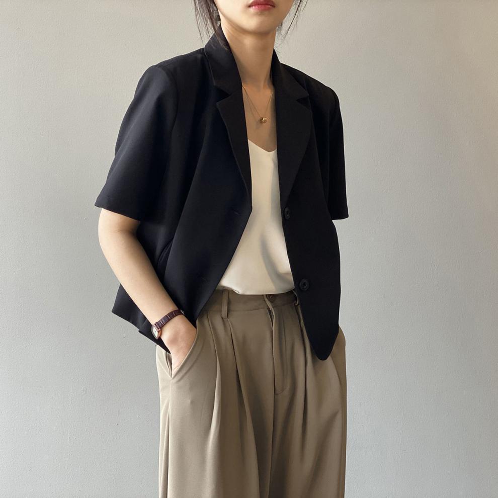 Fashion Short-Sleeve Blazer for Women 2025 Summer Thin Korean Version New Drapey Short Casual Blazer Top