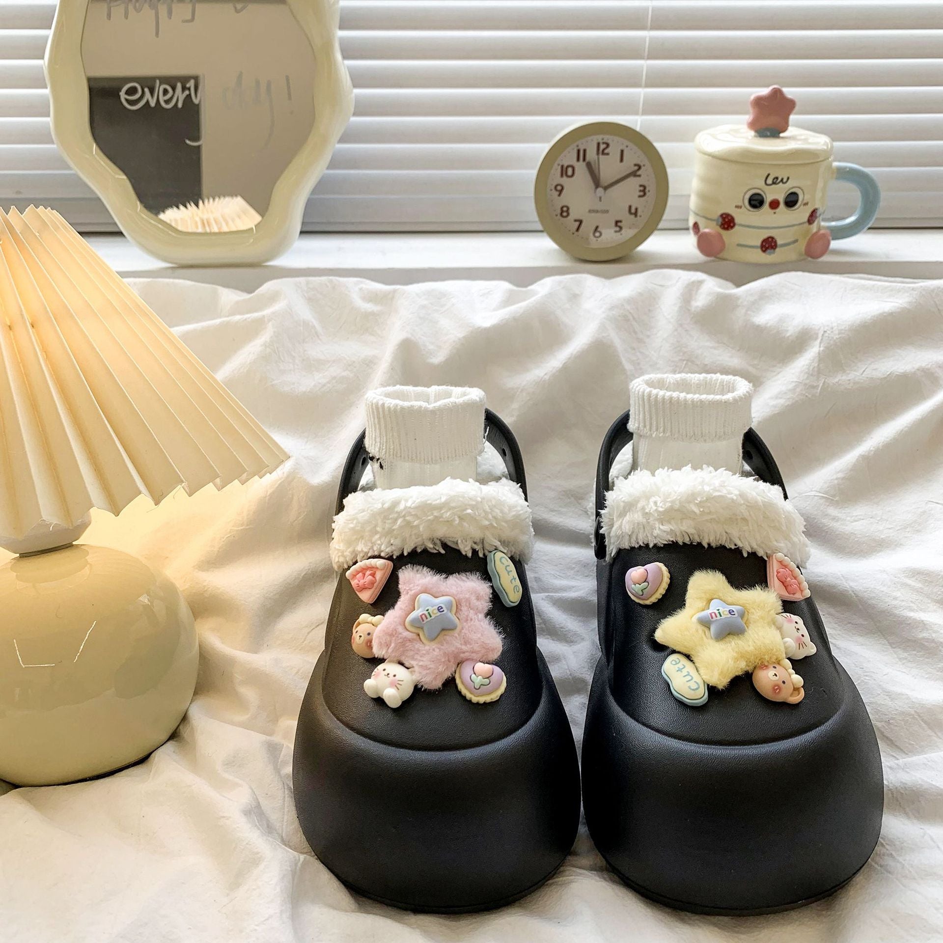 Cartoon Cotton Slippers for Women, Winter Fleece-Lined Warm Home Cotton Shoes, Super Soft Feel, Non-Slip, Closed-Toe, Furry Half Slippers for Outdoor Use
