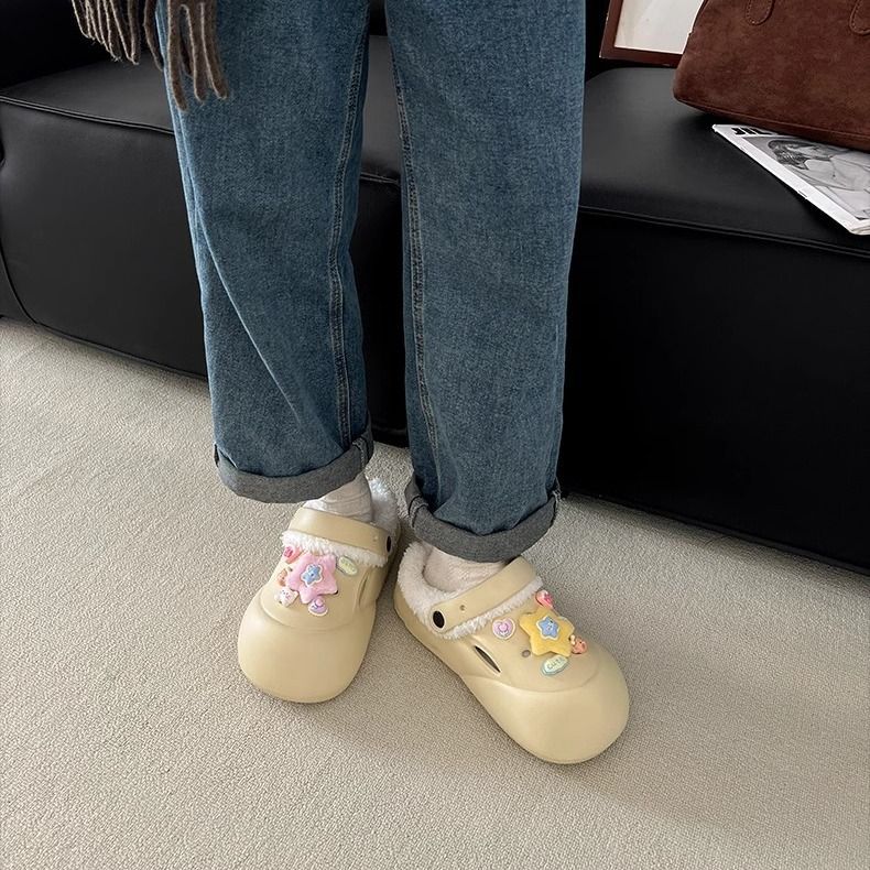 Cartoon Star Plush Thick-Soled Clogs for Women, 2026 New Autumn and Winter Outdoor Warm Soft-Soled Closed-Toe Cotton Slippers