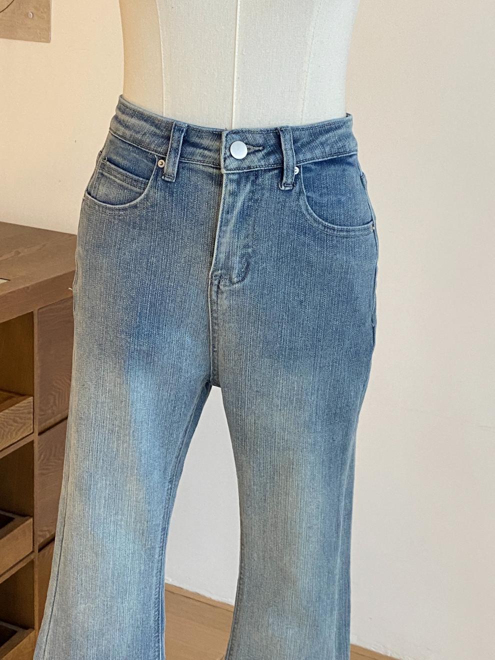 Korean 2025 Autumn New Women's Ins Blogger's Own Hip-Enhancing Slimming Look Bootcut Jeans Retro Slim Pants