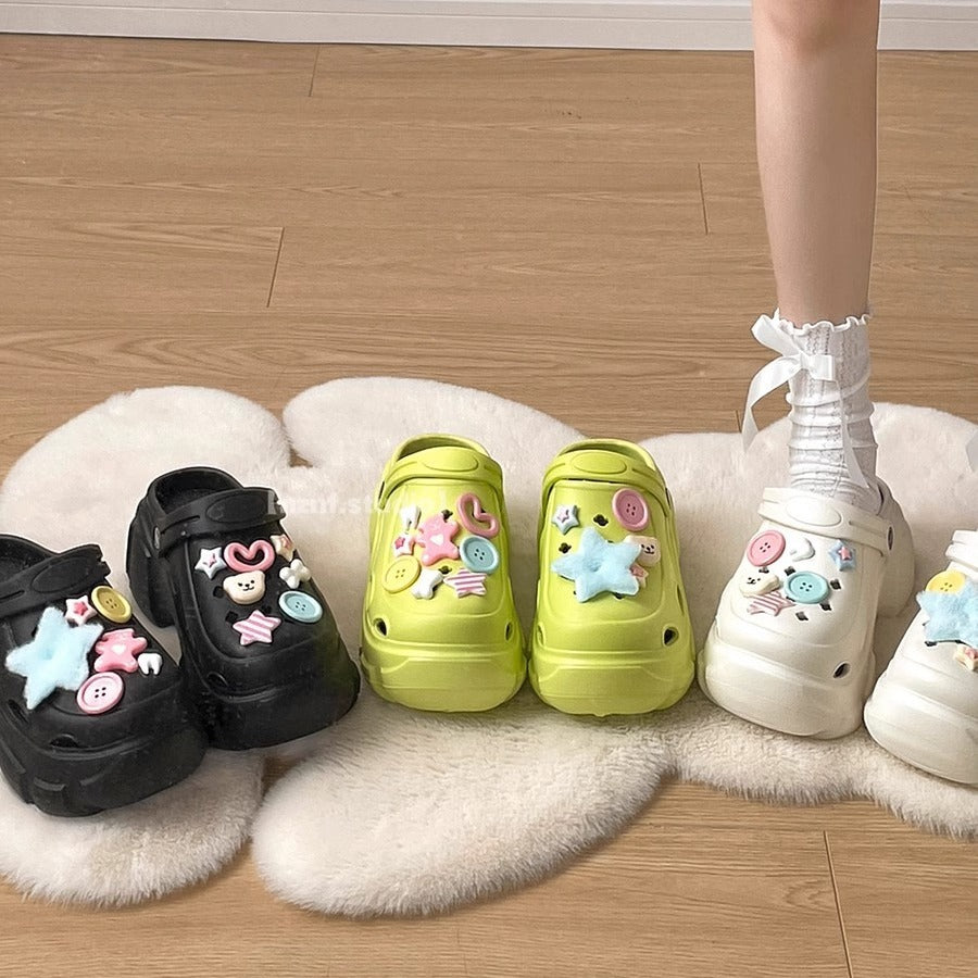 Trendy Internet-Famous Non-Slip Slippers with a Thick Sole and Closed-Toe Design for Women, Summer 2026 New Versatile Super Popular Clogs