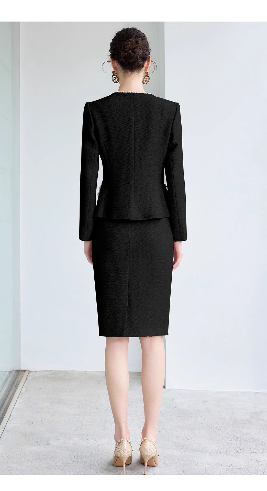 AD French Commuter Suit suit Women's High-end Pearl Crewneck Long-sleeved Jacket Black Business Dress Overskirt