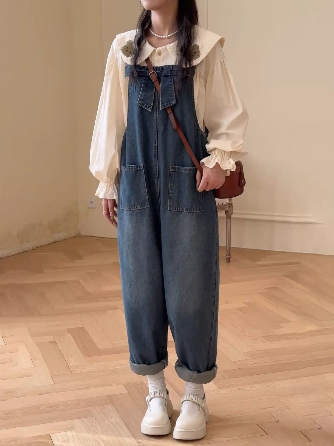 Overalls Suit, a Complete Set of New Autumn Fashion Design Doll Collar Denim Overalls Two-Piece Set