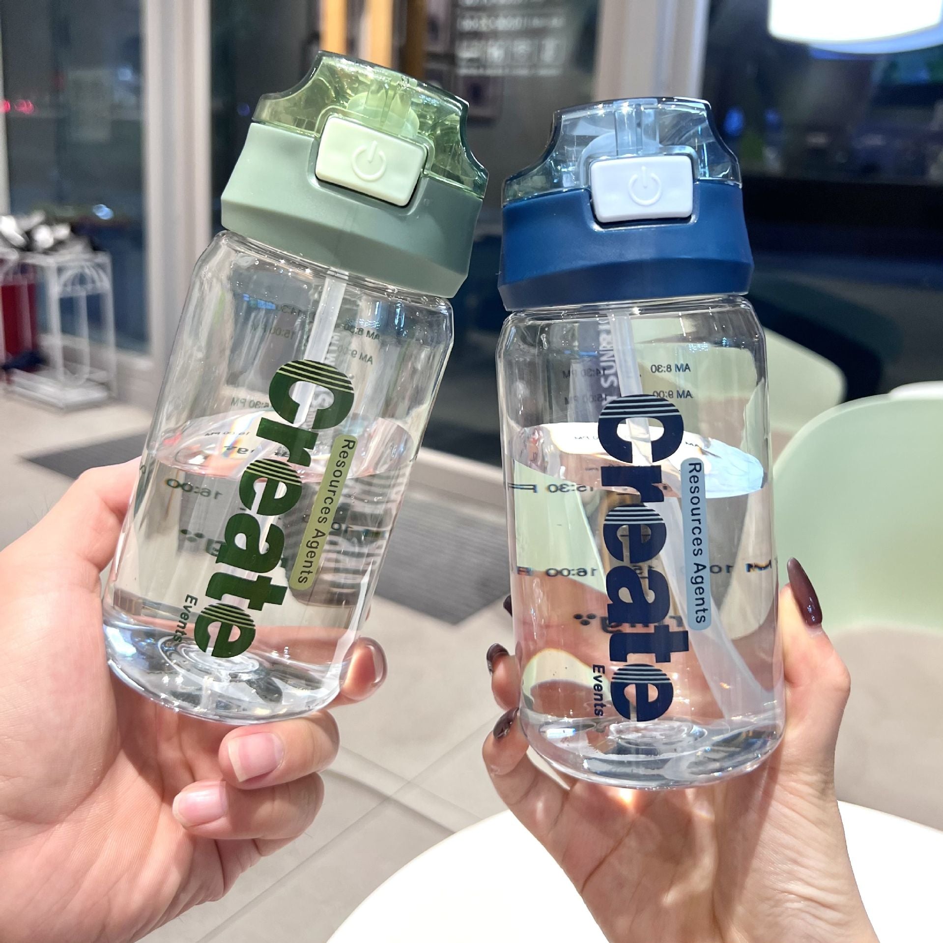 Summer High-looking new plastic water cup with straw creative male and female primary school students outdoor sports portable portable portable cup