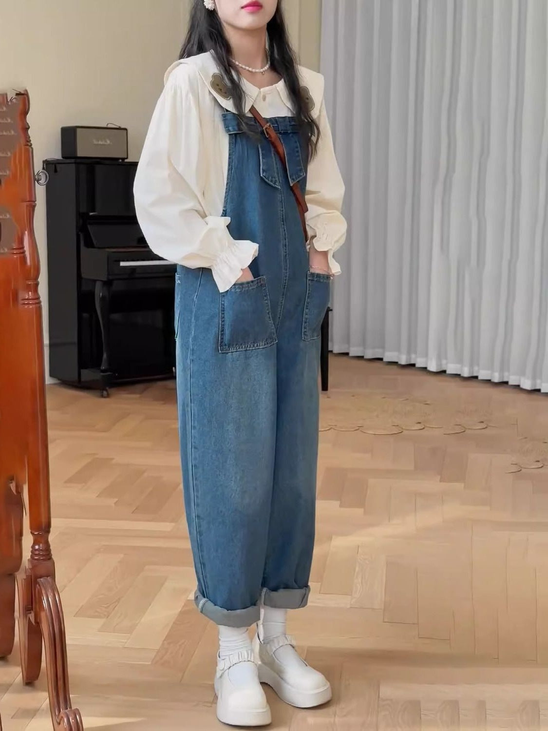 Overalls Suit, a Complete Set of New Autumn Fashion Design Doll Collar Denim Overalls Two-Piece Set
