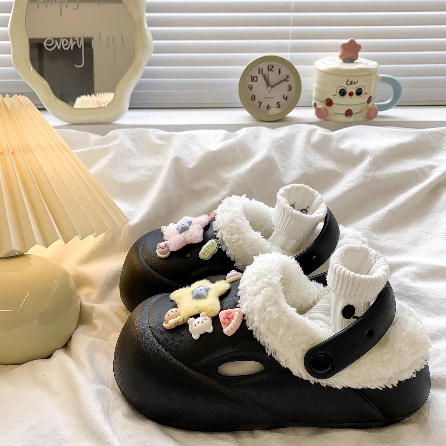 Cartoon Cotton Slippers for Women, Winter Fleece-Lined Warm Home Cotton Shoes, Super Soft Feel, Non-Slip, Closed-Toe, Furry Half Slippers for Outdoor Use
