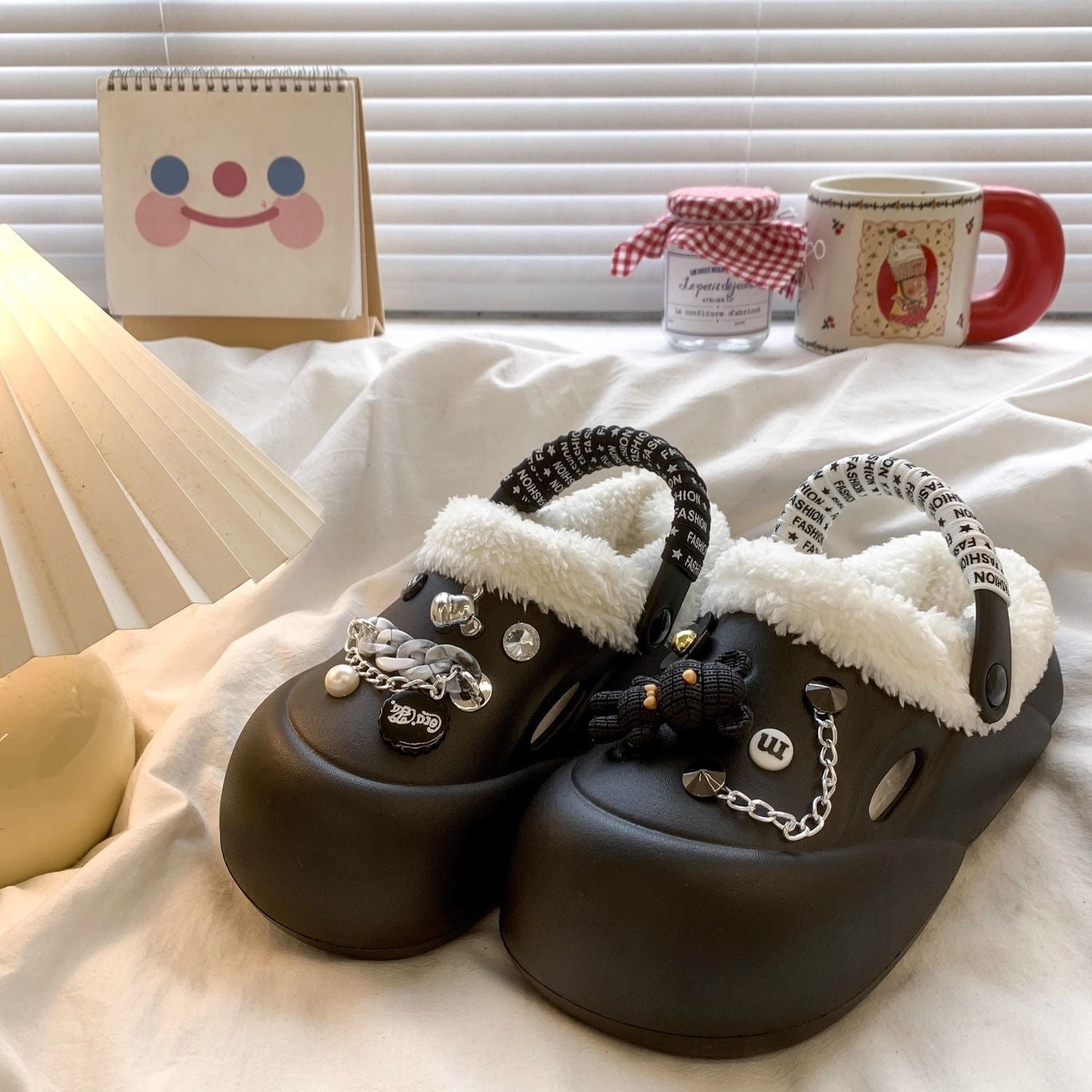 Trendy Bear Fashionable Outdoor Cute Cartoon Fleece-Lined Clog Shoes for Women, Warm Thick-Soled Height-Increasing Shoes for Petite Women, Two-Way Wear Cotton Slippers