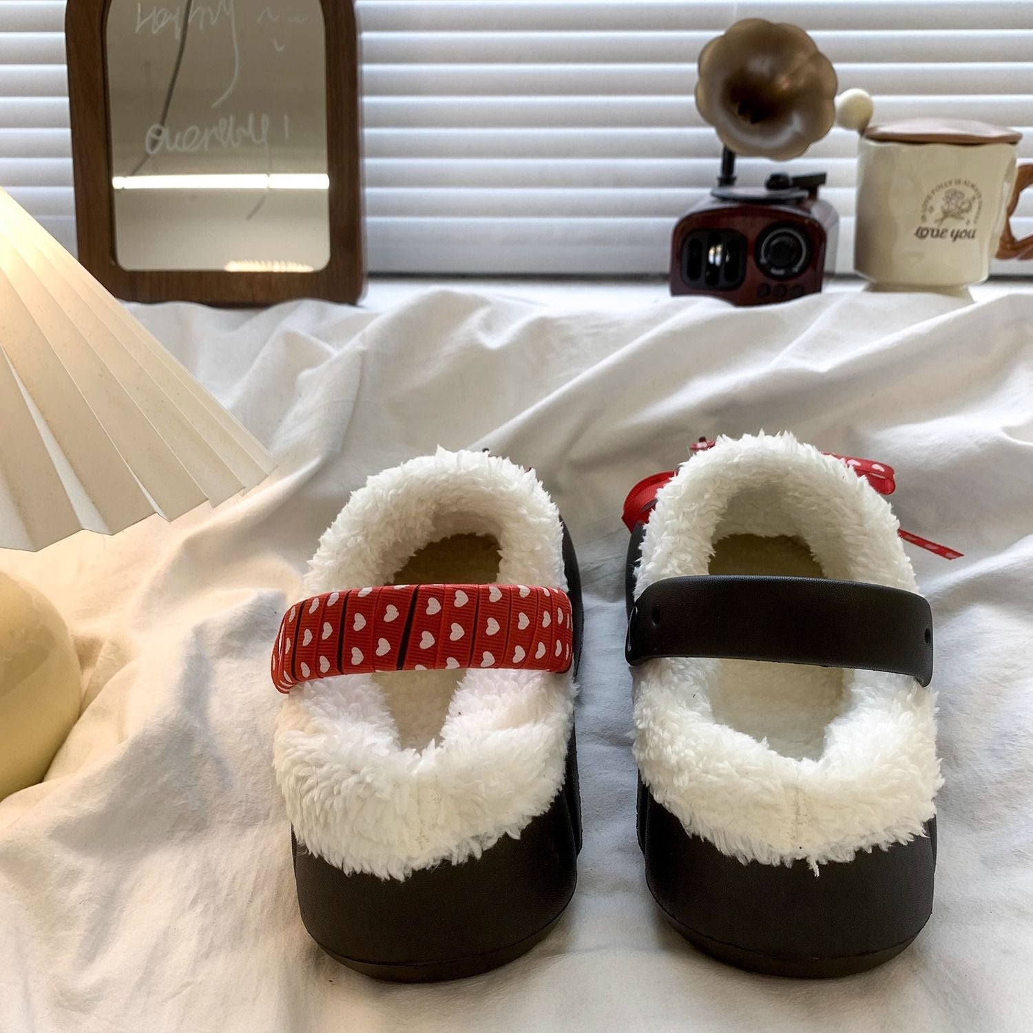 Fleece-Lined Thick-Soled Clogs for Women, 2026 New Autumn and Winter Style, Dual-Use for Outdoor and Indoor, Non-Slip, Warm, Closed-Toe Cotton Slippers