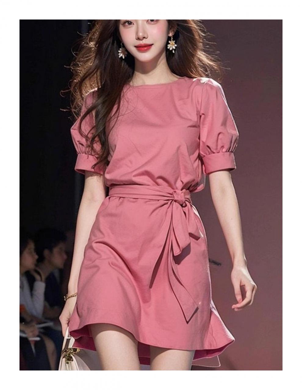 Foreign trade women's high cold royal sister style niche design pink dress 2025 new women's summer high-end exquisite super