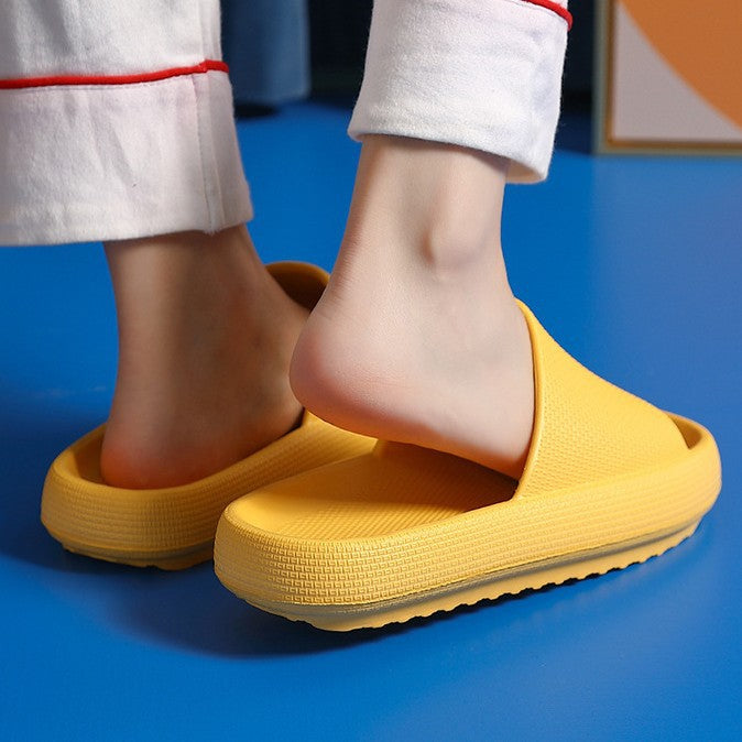 320 Pieces of Women's Summer Indoor Eva Slippers for Home Use, Soft-Soled, Simple, Non-Slip, Wholesale, Toy Story Design