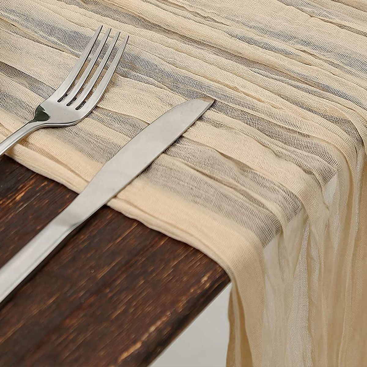 Cross-border foreign trade wholesale Bali yarn wrinkled table flag twist table flag tablecloth wedding party decoration wrinkled table flag