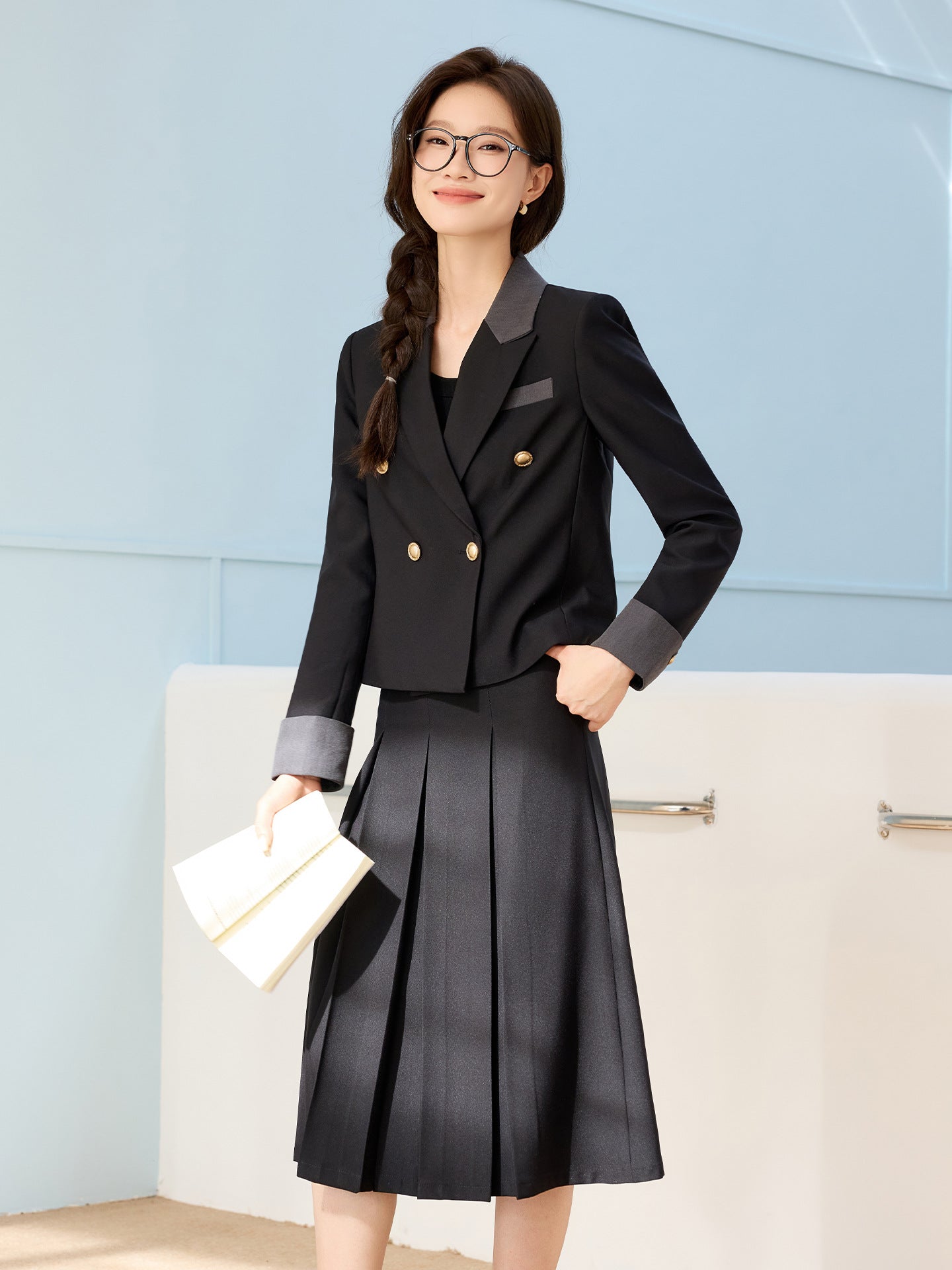 Cross-Border Black Short Blazer for Women, Petite Size, Suitable for College Students, Teacher Qualification Interview, Formal Attire, Elegant Suit with Skirt