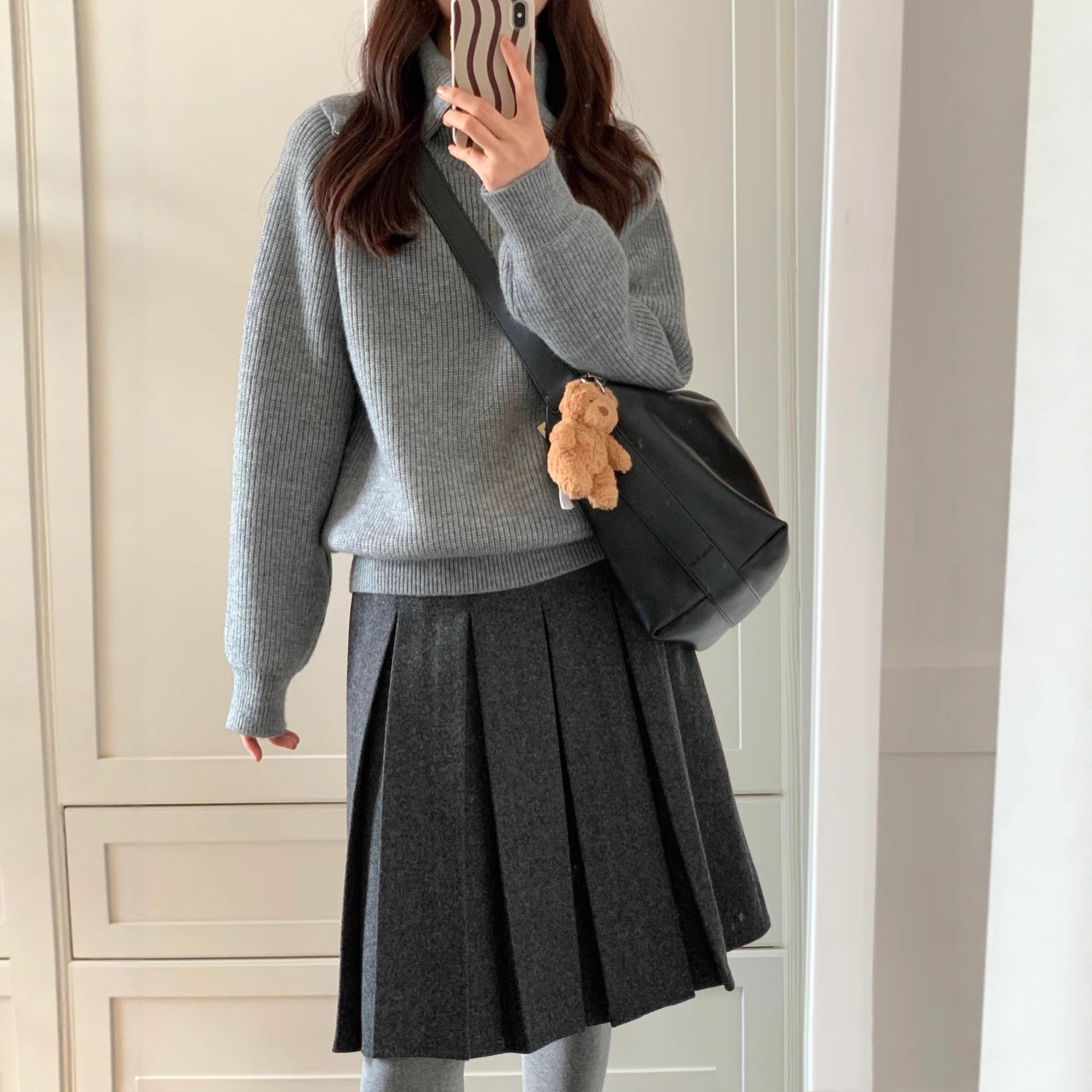 Academy-Style Dark Gray Woolen Pleated Skirt for Women 2026 Early Spring New High-Waisted Slimming A-Line Pleated Skirt