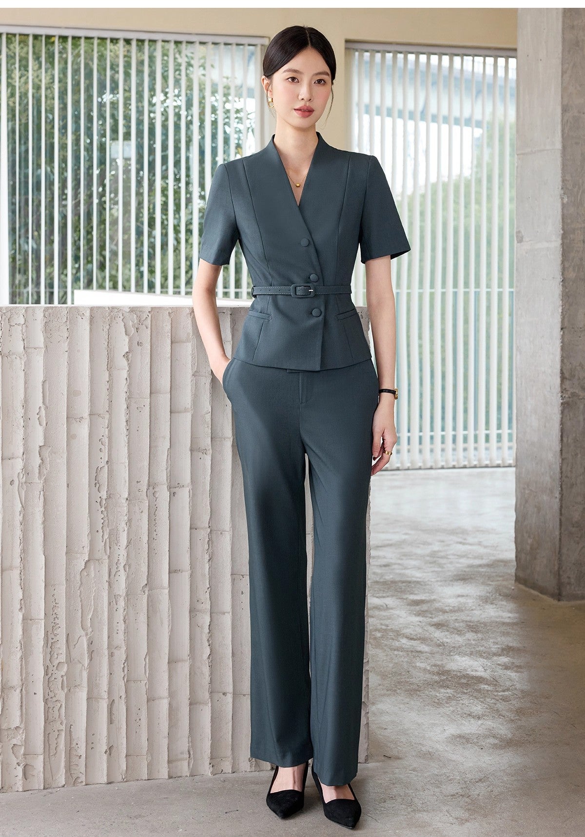 Summer New Design V-Neck Professional Women's Skirt Suit in Gray-Green, Slim-Fit and Flattering, Suitable for Reception and Work Attire