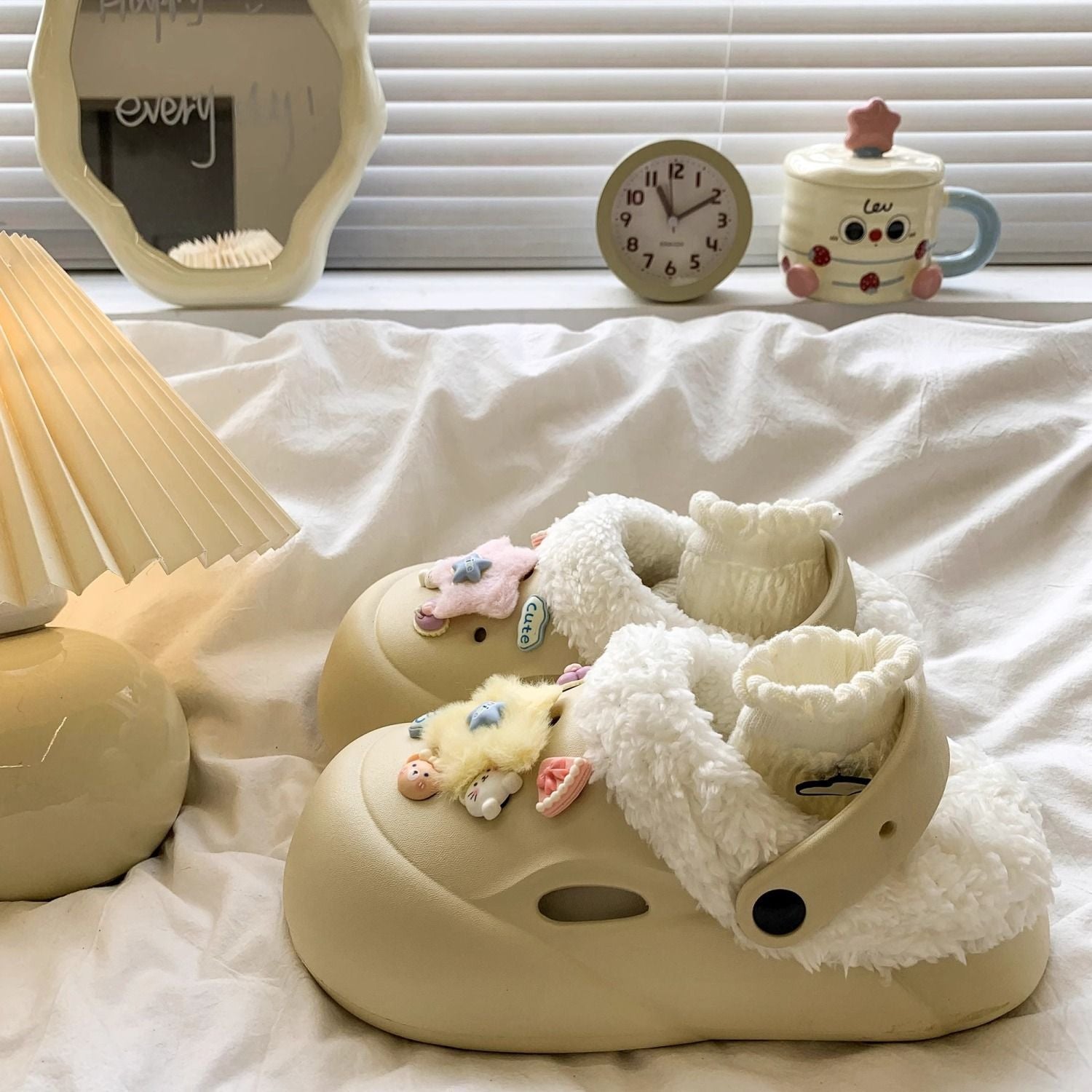 Cartoon Cotton Slippers for Women, Winter Fleece-Lined Warm Home Cotton Shoes, Super Soft Feel, Non-Slip, Closed-Toe, Furry Half Slippers for Outdoor Use