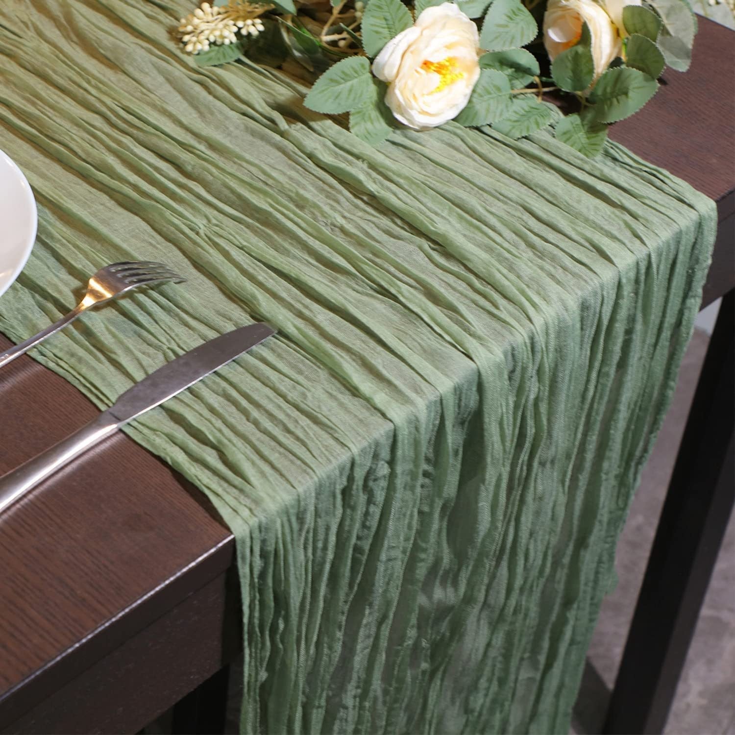 Cross-border foreign trade wholesale Bali yarn wrinkled table flag twist table flag tablecloth wedding party decoration wrinkled table flag