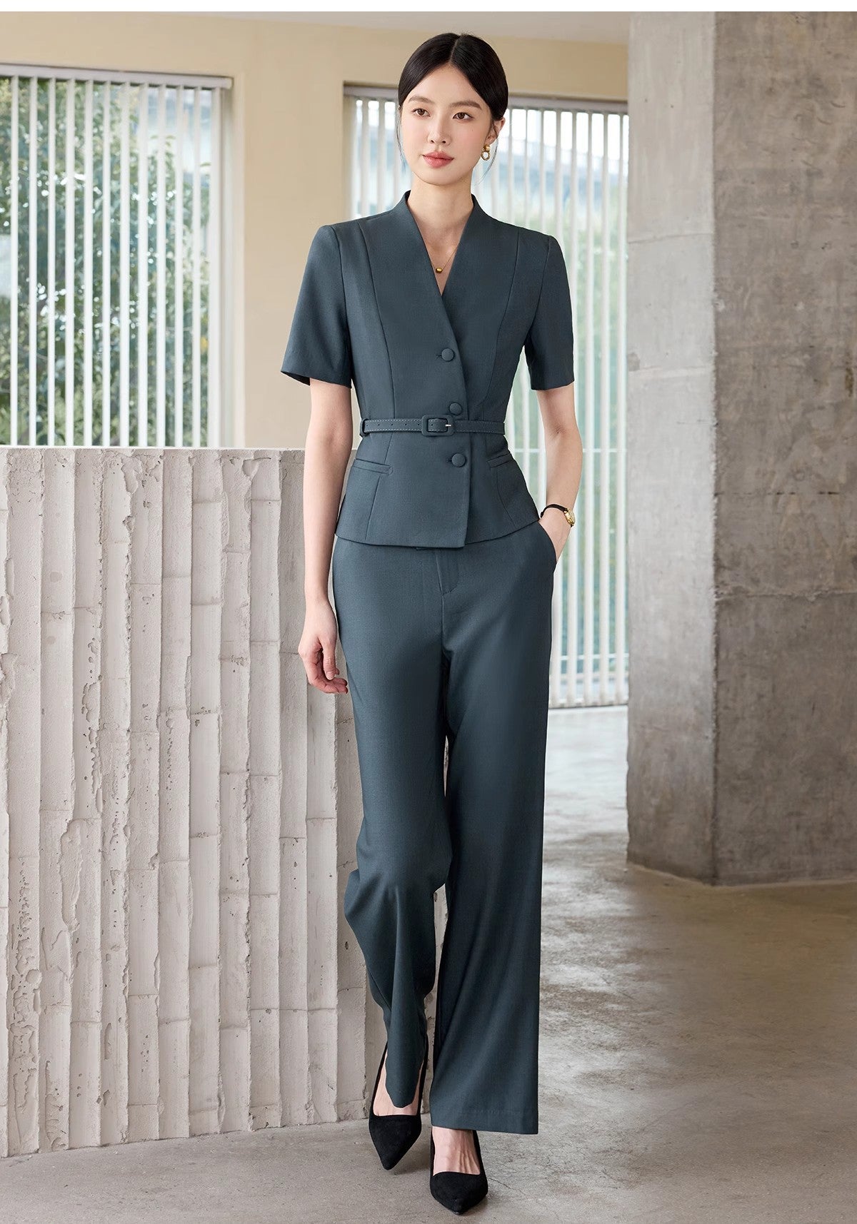 Summer New Design V-Neck Professional Women's Skirt Suit in Gray-Green, Slim-Fit and Flattering, Suitable for Reception and Work Attire