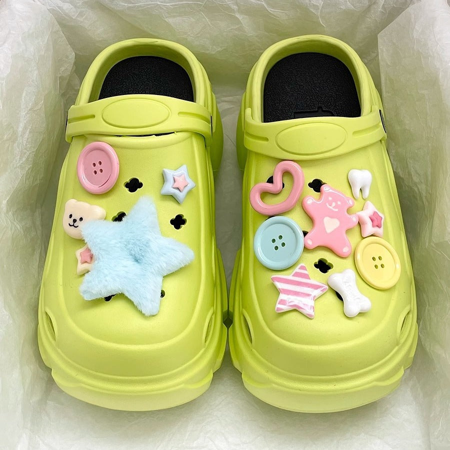 Trendy Internet-Famous Non-Slip Slippers with a Thick Sole and Closed-Toe Design for Women, Summer 2026 New Versatile Super Popular Clogs