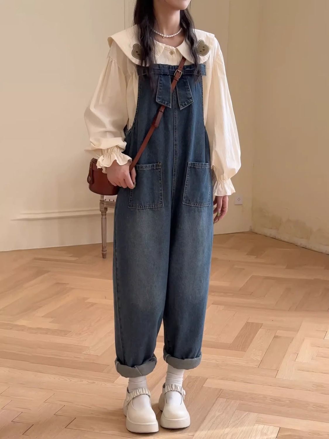 Overalls Suit, a Complete Set of New Autumn Fashion Design Doll Collar Denim Overalls Two-Piece Set