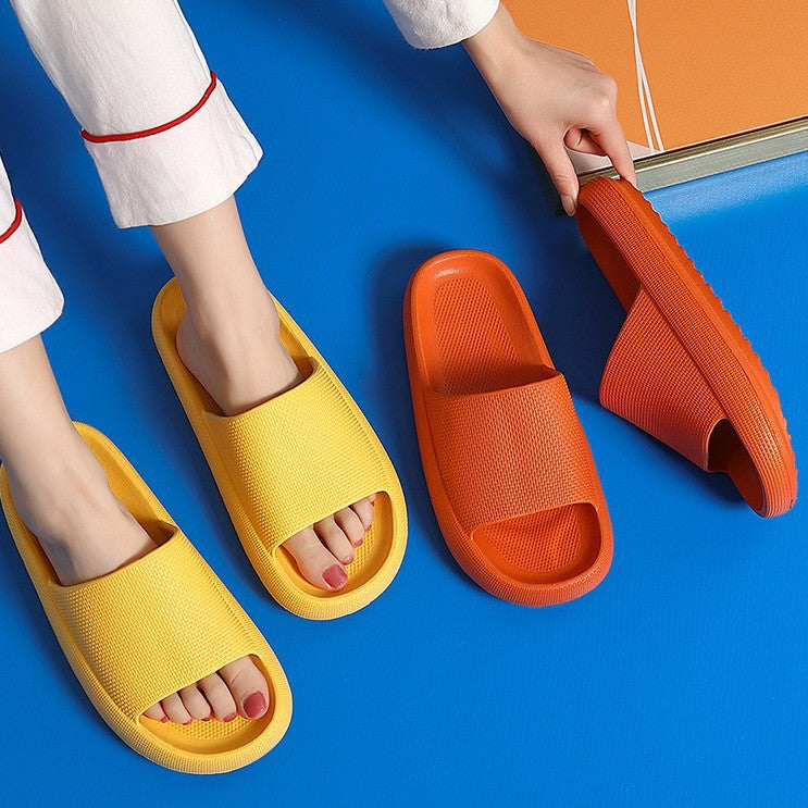 320 Pieces of Women's Summer Indoor Eva Slippers for Home Use, Soft-Soled, Simple, Non-Slip, Wholesale, Toy Story Design