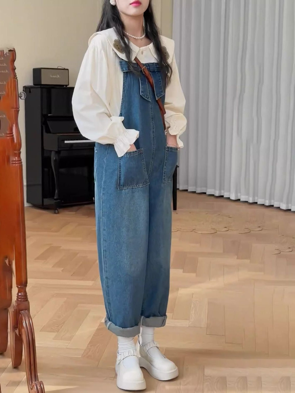 Overalls Suit, a Complete Set of New Autumn Fashion Design Doll Collar Denim Overalls Two-Piece Set