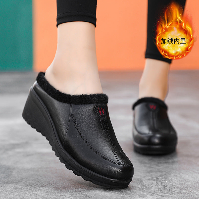 Winter closed-toe cotton slippers women's winter fleece-lined outdoor woolen slippers thick-soled cotton slippers middle-aged and elderly mother leather slippers