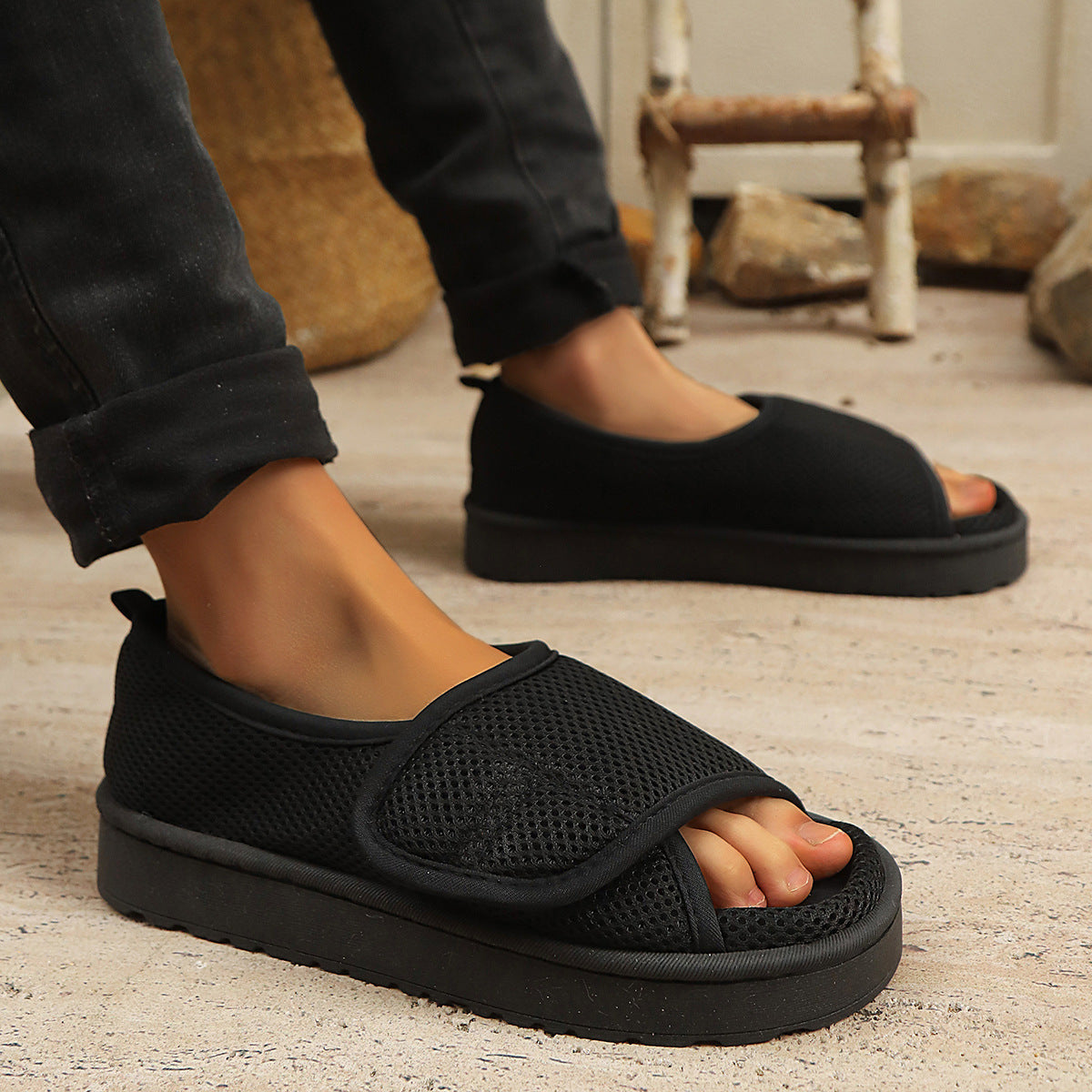 Men's and women's Velcro adjustable opening slippers swollen feet non-slip open toe easy to clean indoor post-surgery non-slip slippers