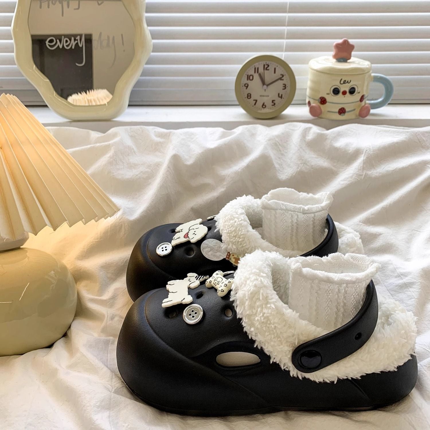 Cartoon Cute Plush-Lined Clogs for Women 2026 New Autumn and Winter Outdoor Warm Thick-Soled Closed-Toe Half Slippers Cotton Shoes
