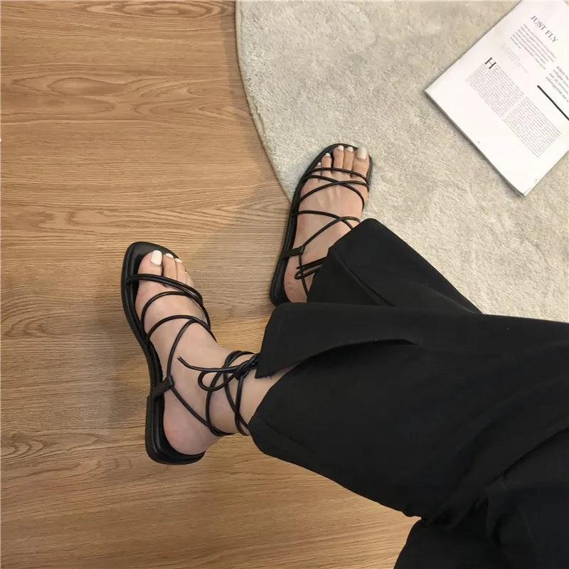 Summer Slippers Women Sandals Narrow Vintage Square Toe Flat Cross Strap Thong Sandals V Shape Design Shoes