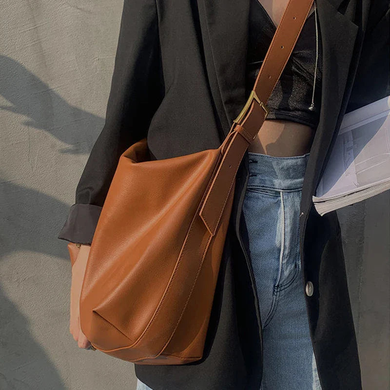 Elara Pillow Boston Bag