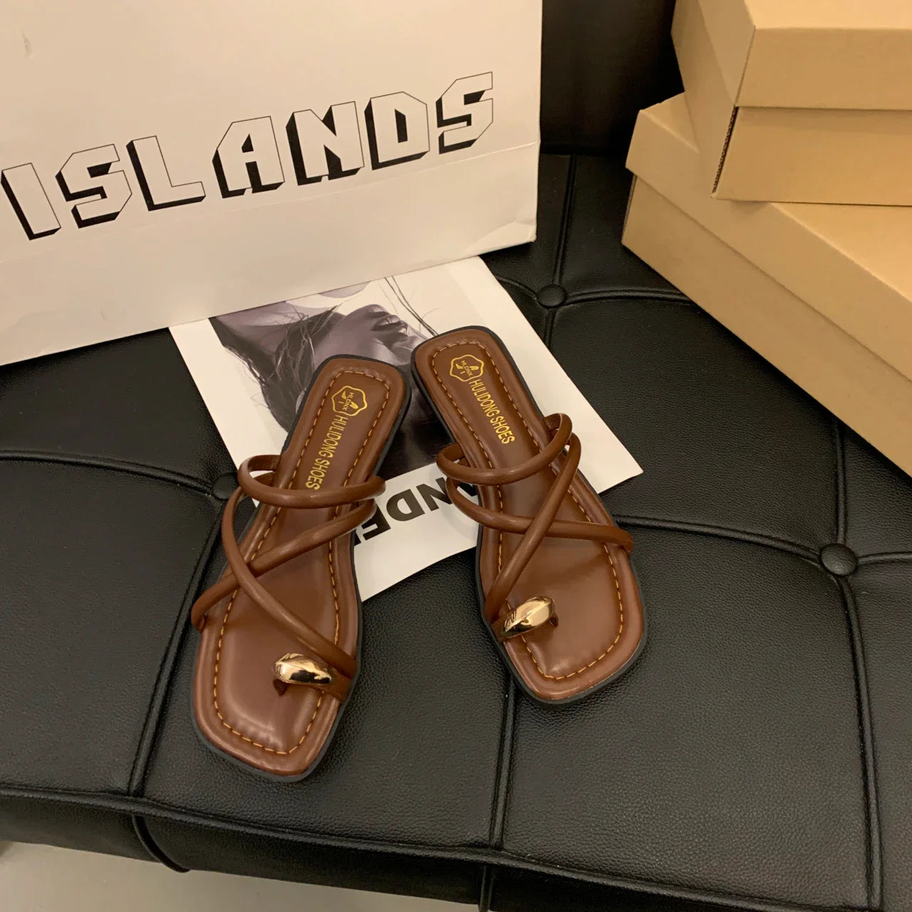 Stylish Women's Cross Strap Slide Sandals Comfortable Lightweight Toe Loop Beach Shoes with Casual Solid Color Design for Summer