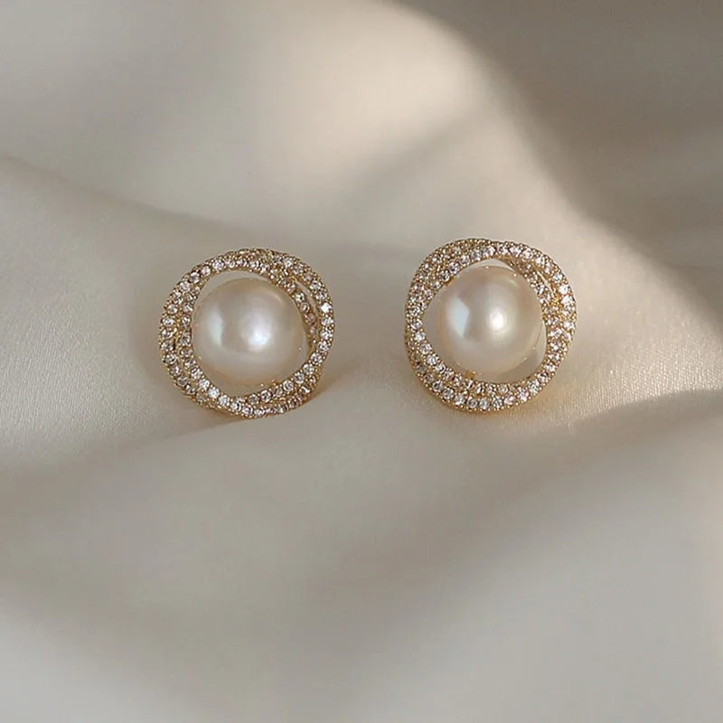 Double Pearl Stud Earring