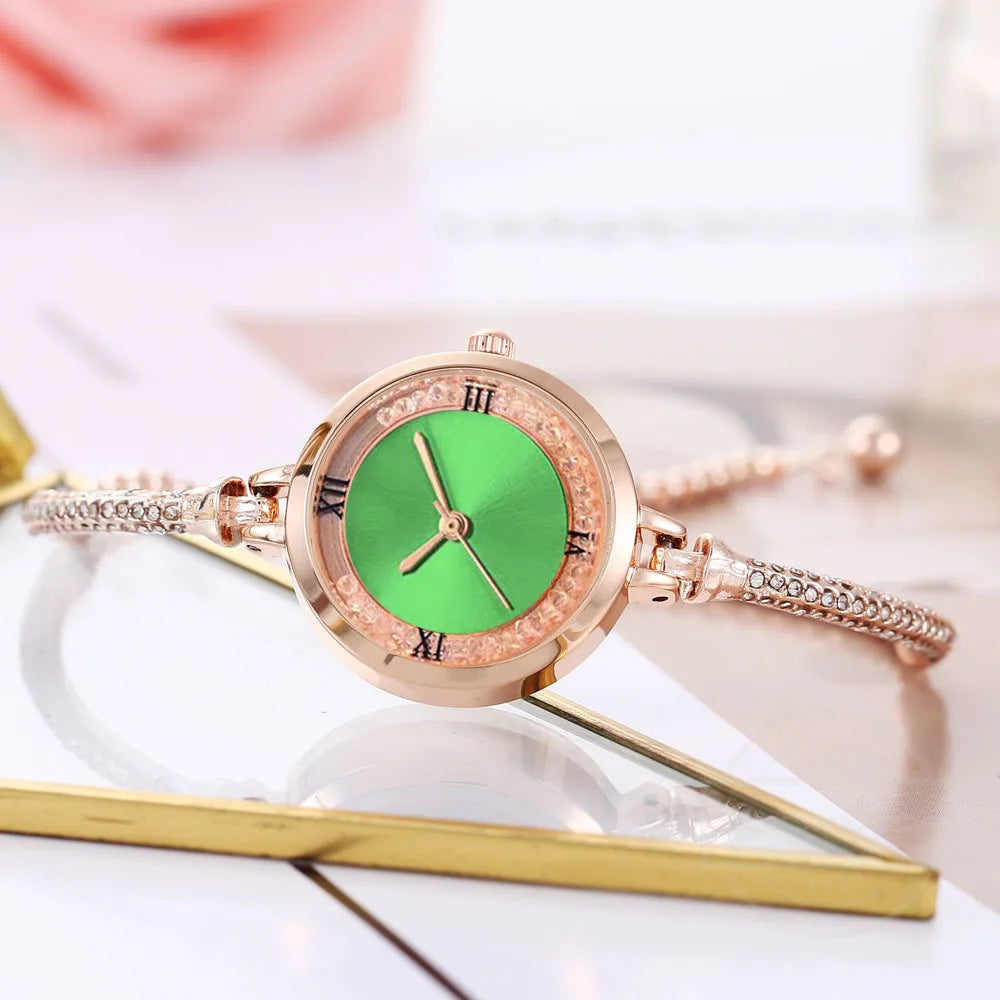 Fashion Women's Wristwatch Gold Bracelet Small Dial Elegant Watch New Cute Women Steel Bracelet Watch Quartz Wristwatch