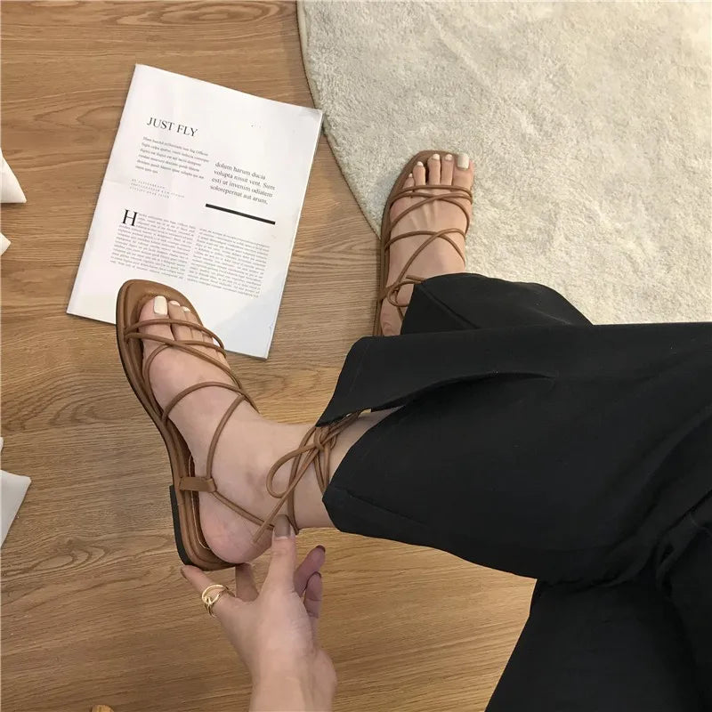 Summer Slippers Women Sandals Narrow Vintage Square Toe Flat Cross Strap Thong Sandals V Shape Design Shoes