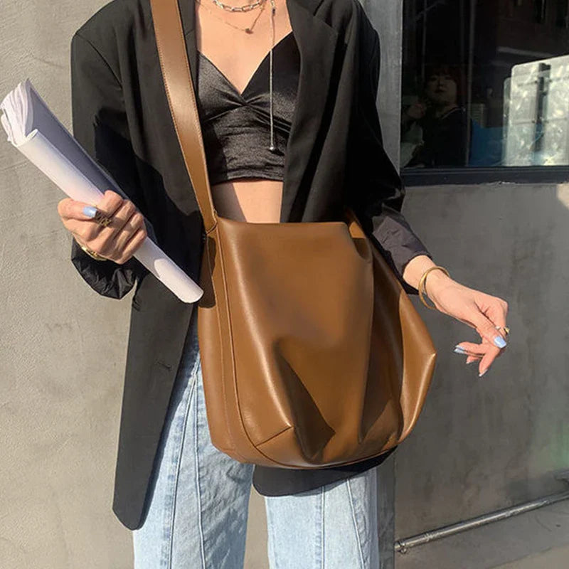 Elara Pillow Boston Bag