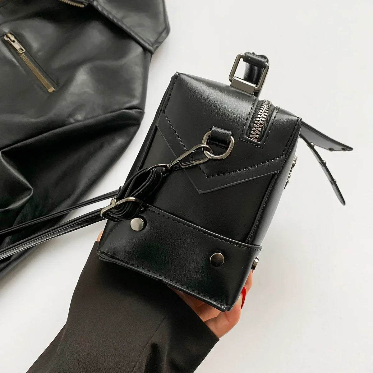 Punk Skull Box Handbag – Gothic Motorcycle Crossbody | Dark Aesthetic All-Match Bag