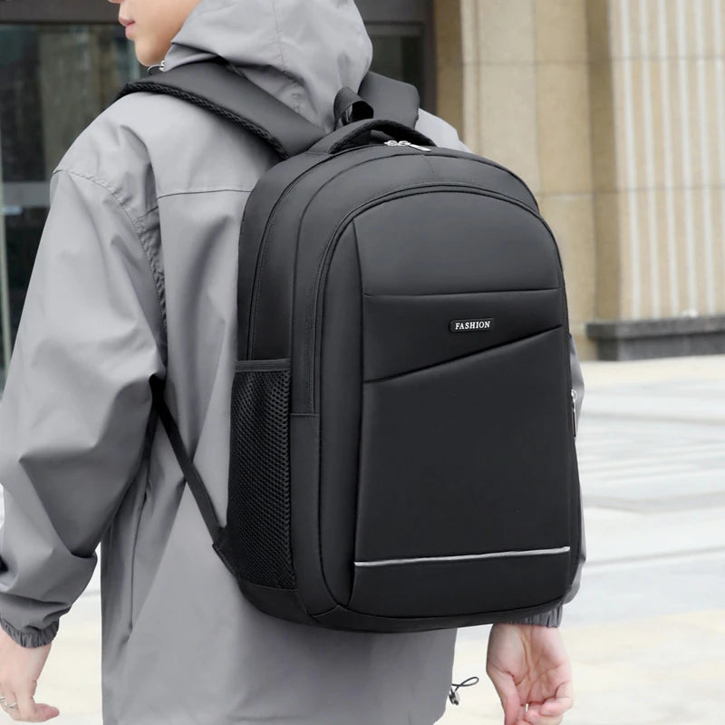 Large-capacity backpack - made of durable fabric, with zipper closure, suitable for professional laptop bags, travel backpacks,