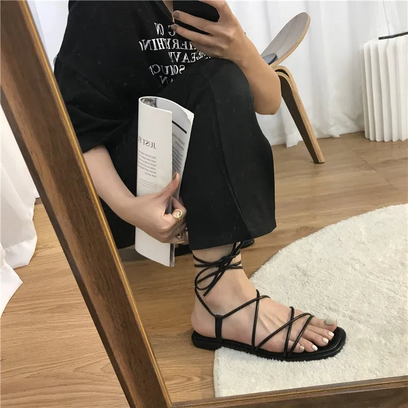 Summer Slippers Women Sandals Narrow Vintage Square Toe Flat Cross Strap Thong Sandals V Shape Design Shoes